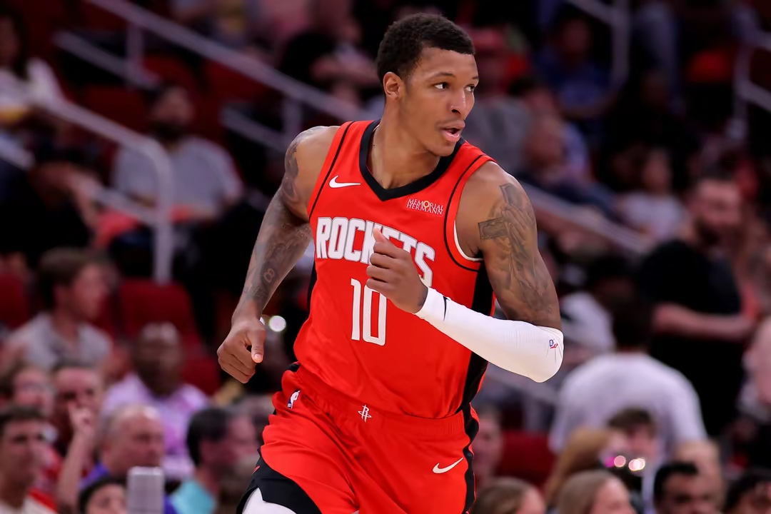 转会期休斯敦火箭再遭质疑：英超节点到来，引发热议，资深球员宣示担当(休斯顿火箭队全部名单)